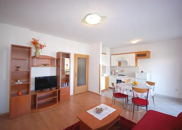 Andrea By El-pi Tours شقة *