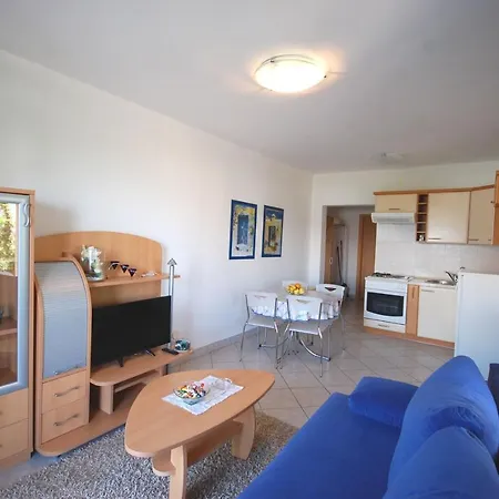 Andrea By El-pi Tours Nijvice